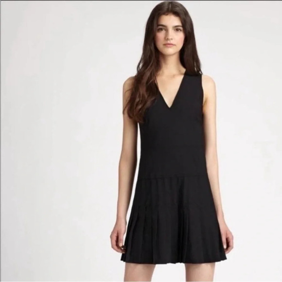 Theory OSIERA Black Wool V Neck Pleated Dress size 10 - Picture 1 of 9